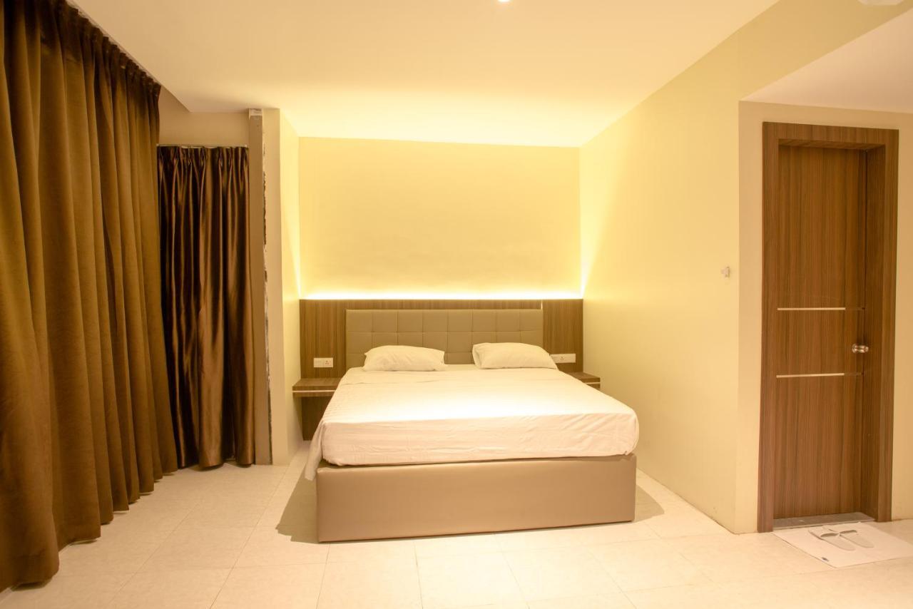 Ak Hotel Nagoya Hill Batam エクステリア 写真