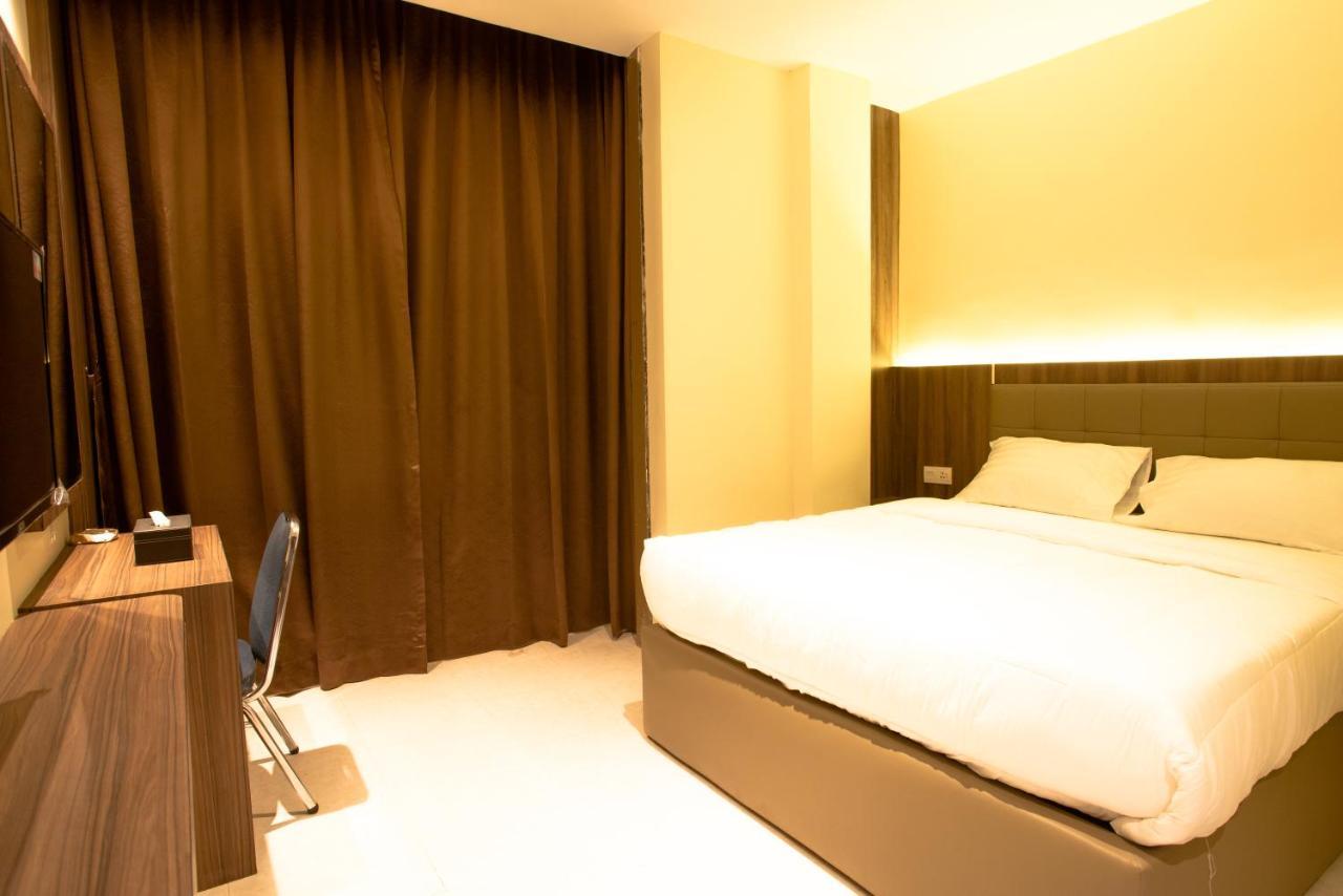Ak Hotel Nagoya Hill Batam エクステリア 写真
